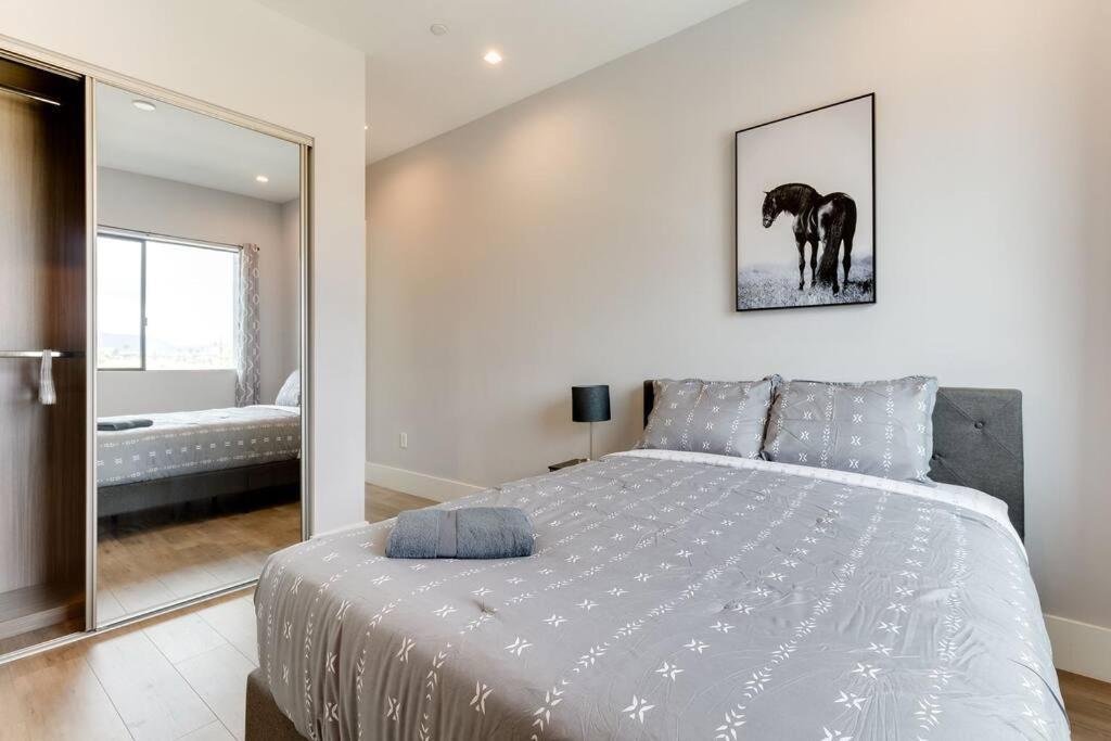 Modern 4 Bedroom Charmer W/ Rooftop Deck #2 Villa Los Ángeles